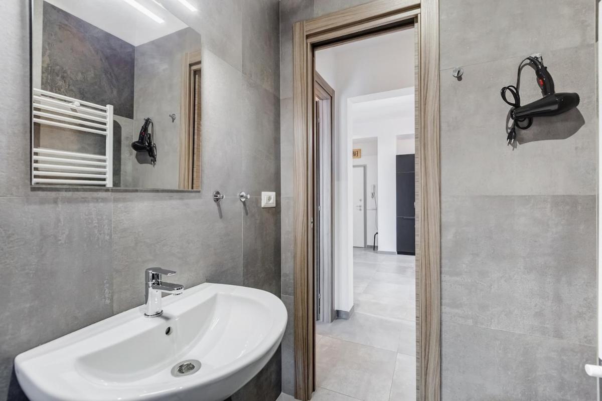 Bdc - Majestic 4-bdr In Termini Apartment *